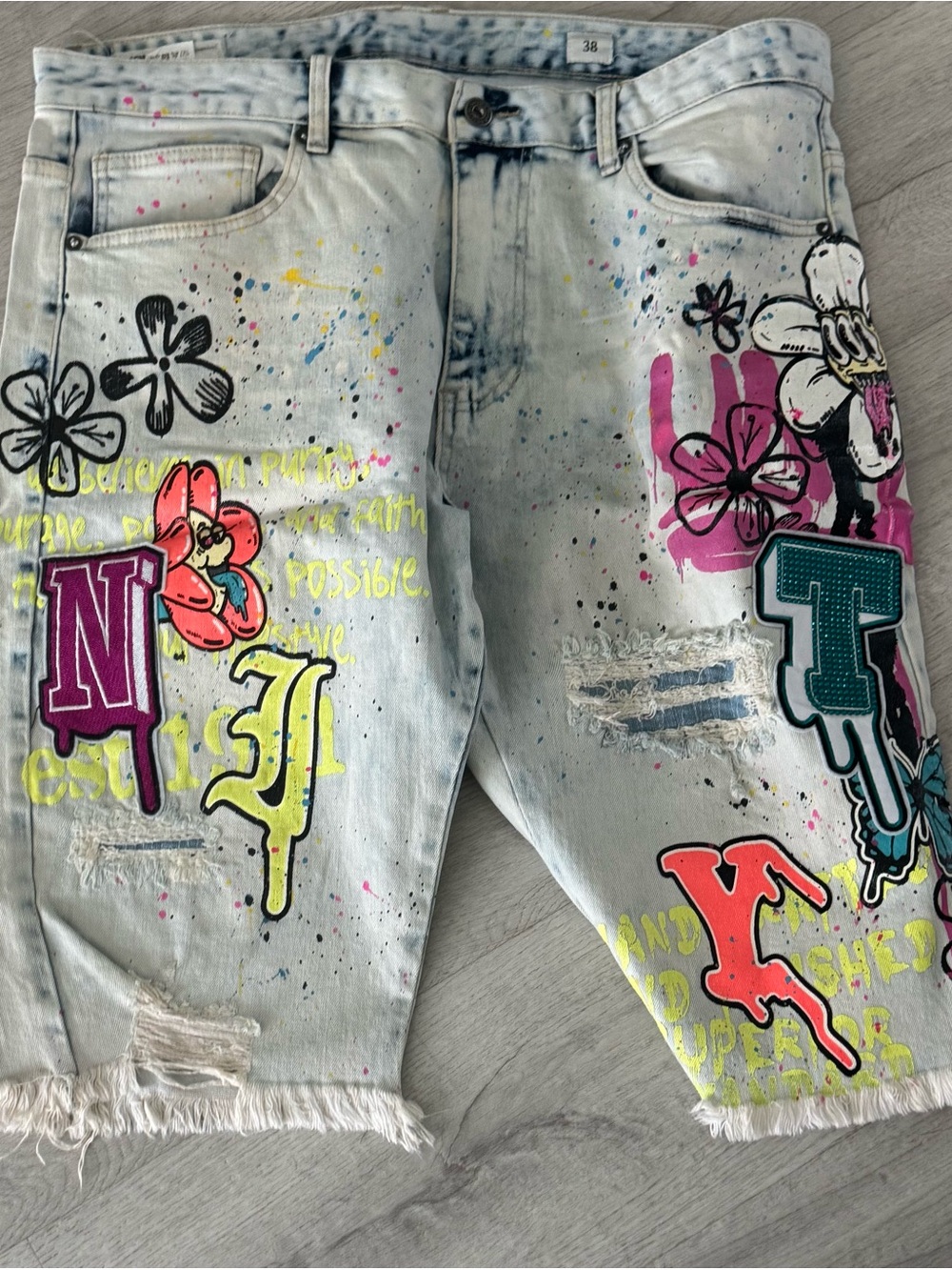 Men’s Paint-Splatter Graphic Denim Shorts - Light Wash